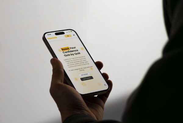 squizzu - Landing Page Phone Mockup